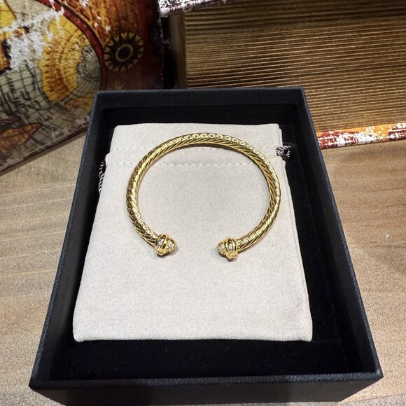 D̲a̲v̲i̲d̲ ̲Y̲u̲r̲m̲a̲n̲ 5mm Diamond Dome Cable Cuff Bracelet 18K Gold - Picture 3 of 7